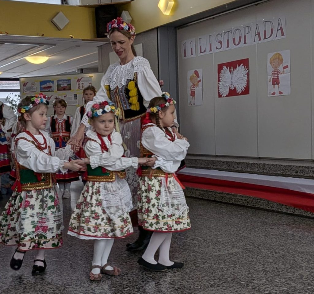 Apel z okazji rocznicy Odzyskania przez Polskę Niepodległości oraz Uroczystość Pasowania na Przedszkolaka i Ucznia